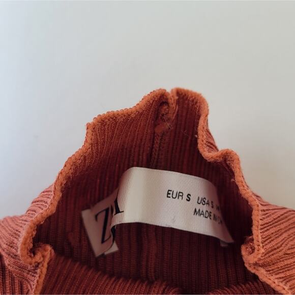 Zara Puff Sleeve Ribbed Sweater in Brick - Picture 4 of 8